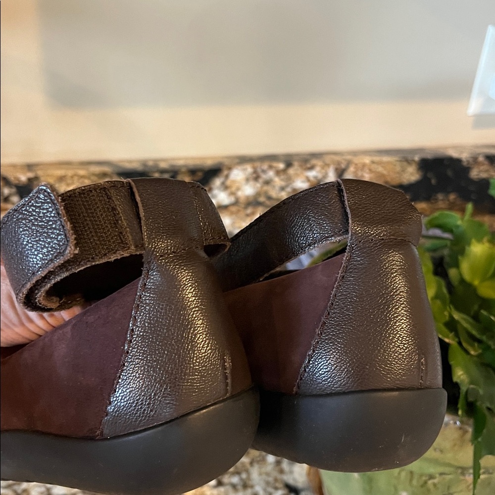 Clarks Medora Nina Dark Brown Soft Cushion Womens 6M Leather Mary Jane - Picture 6 of 12